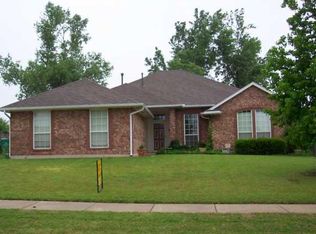 905 N Shiloh Ter, Mustang, OK 73064