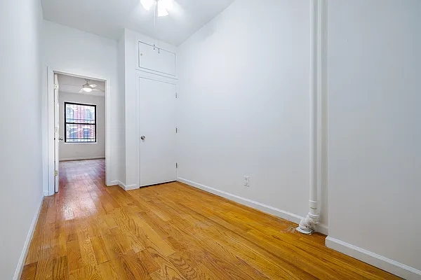 Rented by MNS | media 4