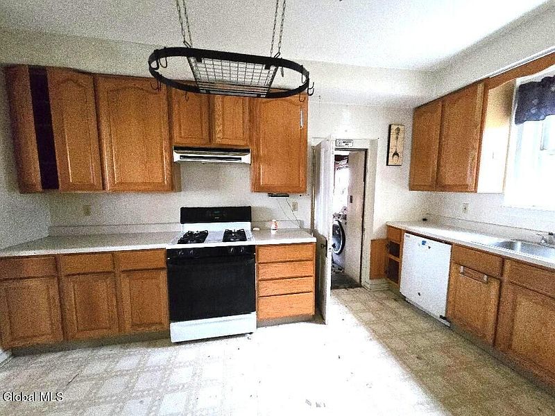 4th image of 69 S Main Street