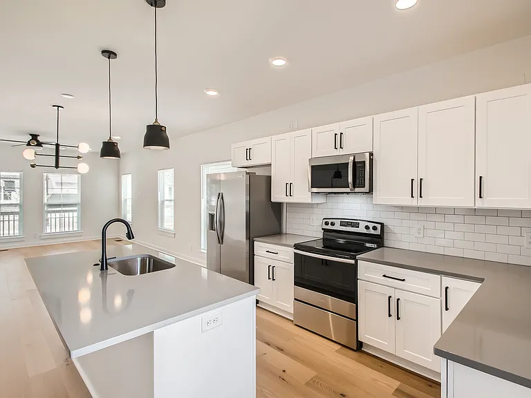 1113 Alcove Way — Photo 3