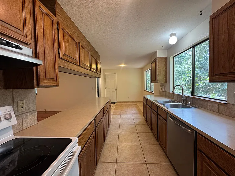 4208 31st Avenue Ct — Photo 12
