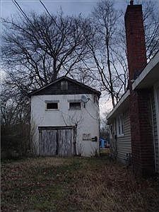 3rd image of 321 S Hickory Ave
