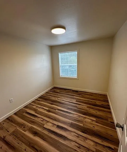 3240 Knox Butte Ave NE — Photo 8