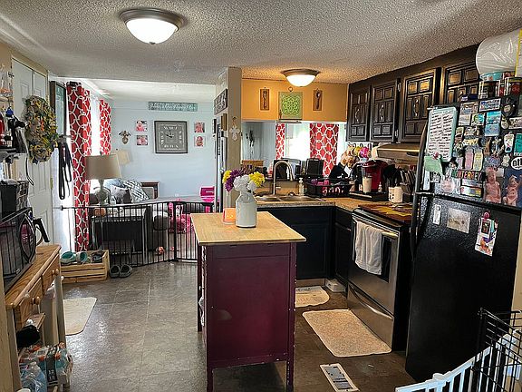 2nd image of 1947 Cloverdale Cir
