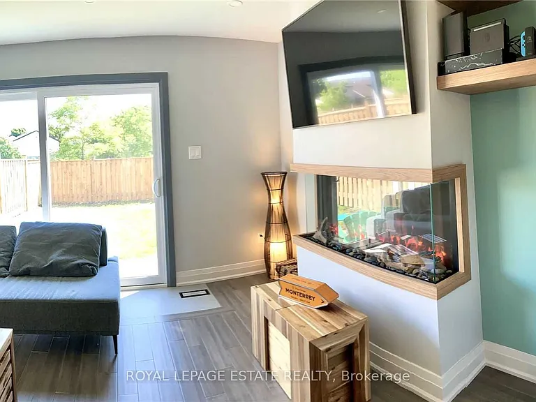 35 Queenslea Dr #70 — Photo 12