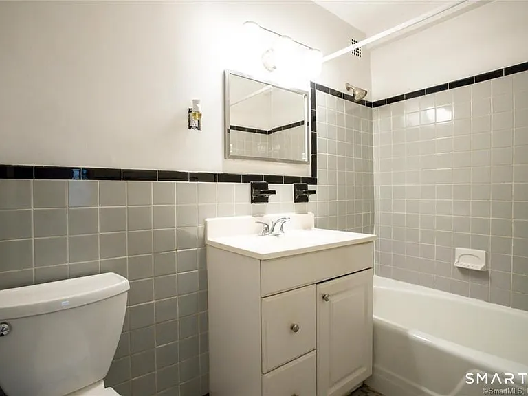 700 Summer St #2E — Photo 8
