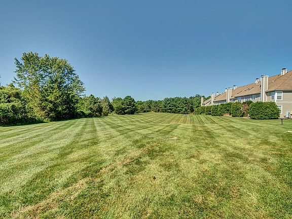 3rd image of 5403 Belmont Ct