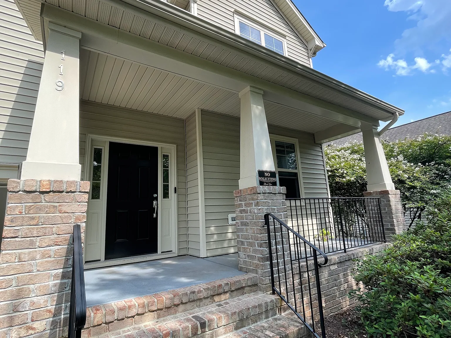 4 bed, 2594 sqft, $2,750 — Photo 3