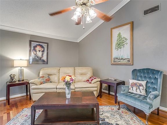 5th image of 1104 Park Center Ct