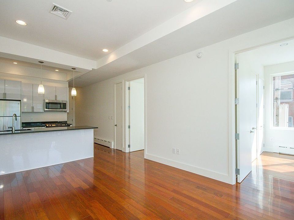 1st image of 2103 46th Ave APT 4A