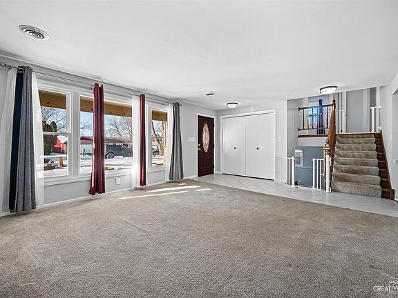 3rd image of 1070 Johnston Dr