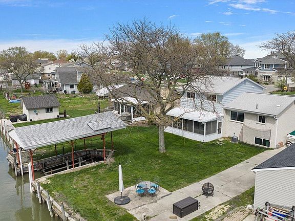 2nd image of 38909 Lakeshore Dr