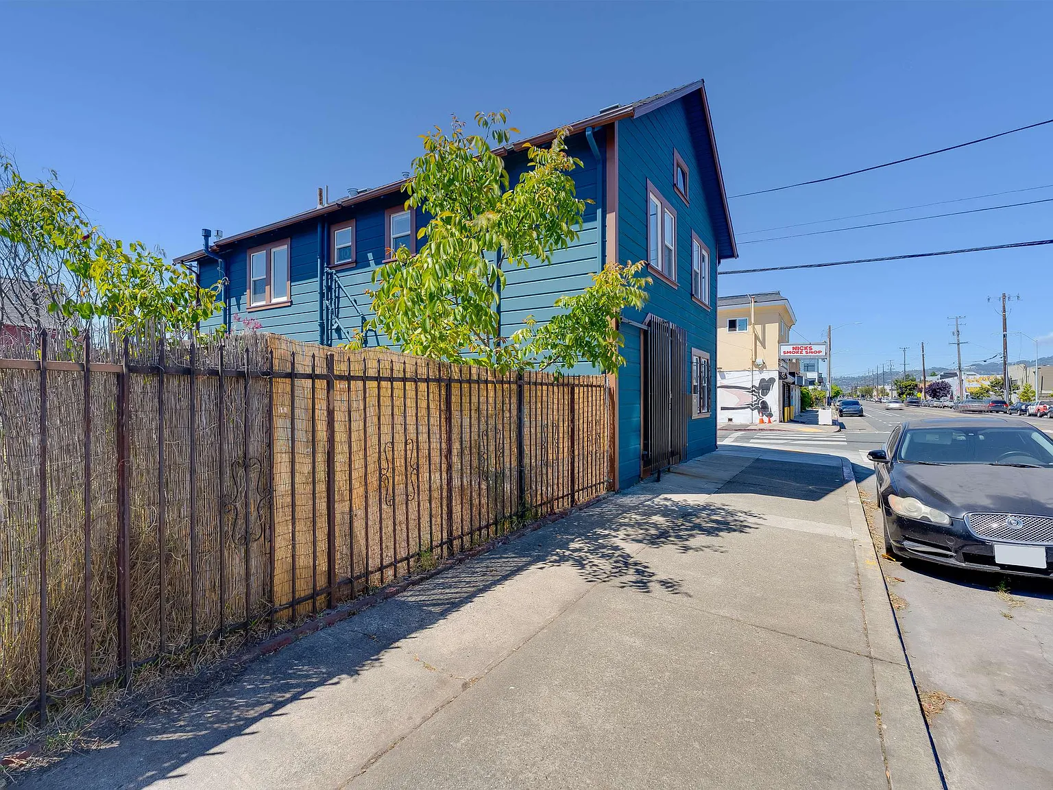 3 bed, 810 sqft, $3,250 — Photo 3