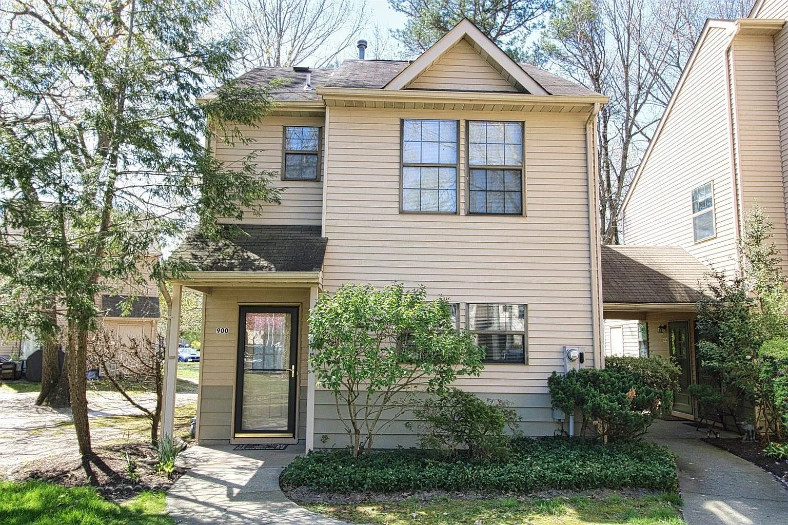 900 Poppy Pl photo 1