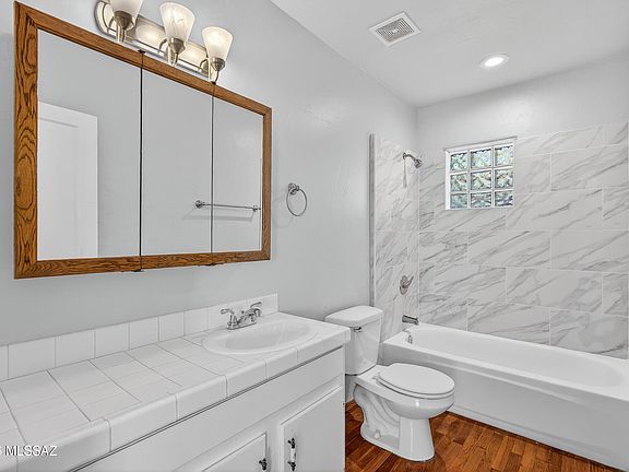 4th image of 1412 E Spring St
