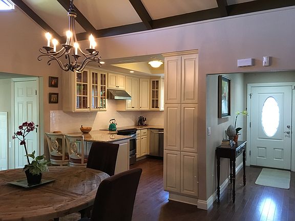 5th image of 459 La Cresta Dr