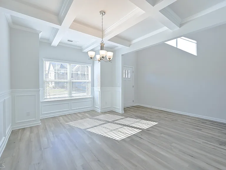 303 Eleanora Xing — Photo 5