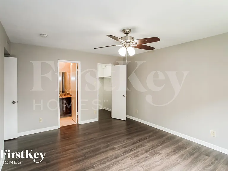 1835 Tree Line Dr — Photo 8