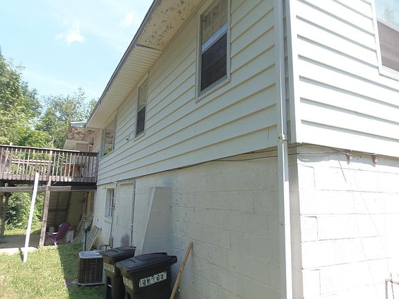 3rd image of 845 Kensington Ave