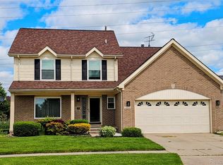 23421 Westwood Dr, Trenton, MI 48183