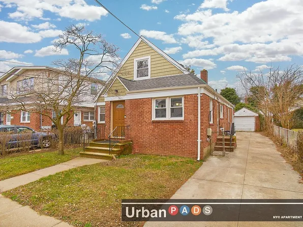 121-20 194th St #Hse, Saint Albans, NY 11412