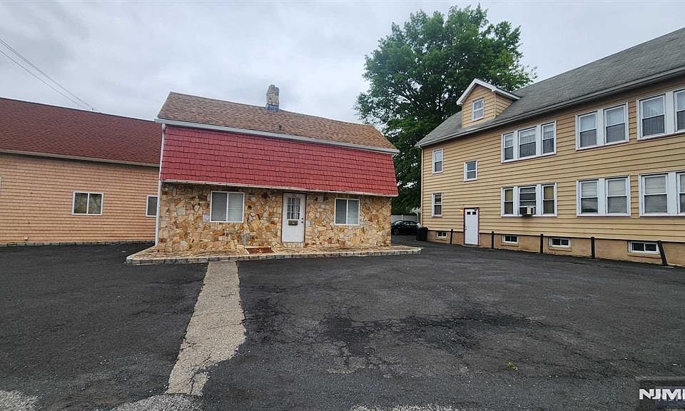 1st image of 228 Belleville Ave