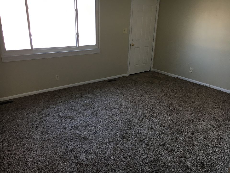 2nd image of 4731 Dayton Ct