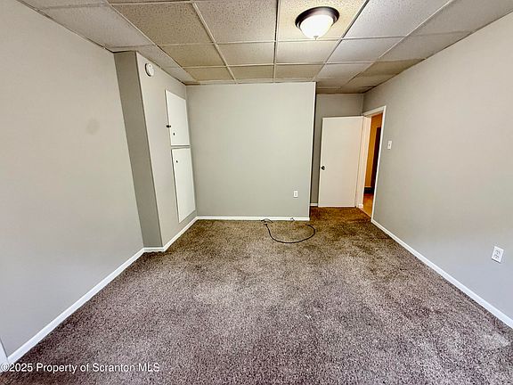 5th image of 206 Oak St Floor 1