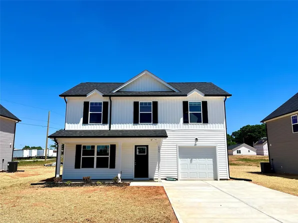 699 3rd St SE, Conover, NC 28613