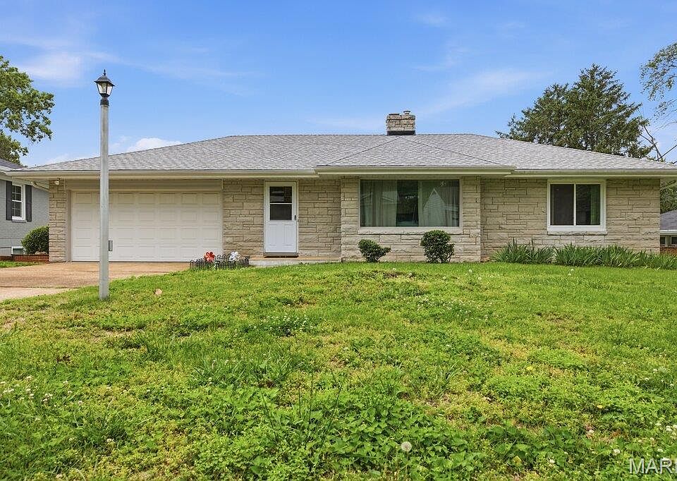 1st image of 38 Pinewood Dr