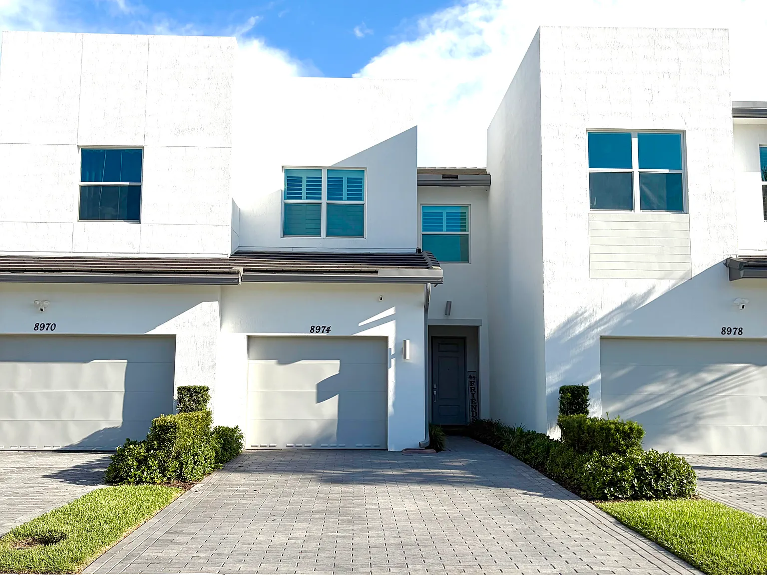3 bed, 2.5 bath, 1708 sqft, $3,200 — Photo 1