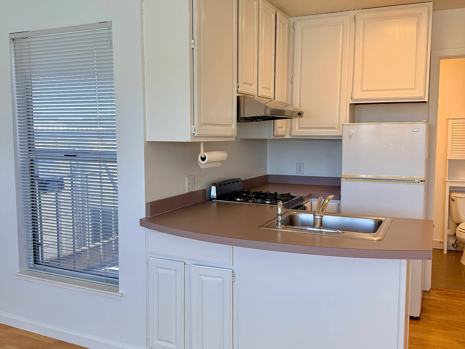 Studio, 250 sqft, $2,795 — Photo 3