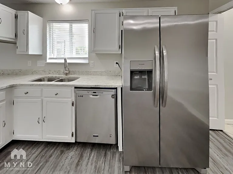8212 Autumn Mill Ln — Photo 7