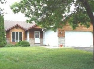 6633 22nd St N, Oakdale, MN 55128