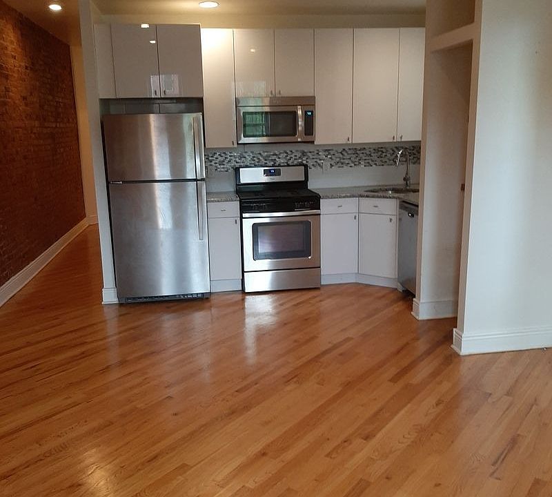 1st image of 499 Park Pl APT 3R