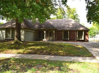 2000 SW 30th St, Topeka, KS 66611