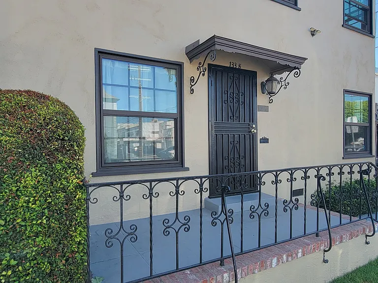 133 N Kings Rd #1/2 — Photo 4