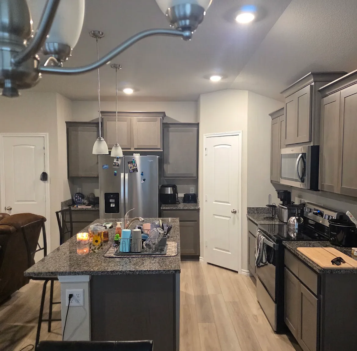 3 bed, 1370 sqft, $2,300 — Photo 4