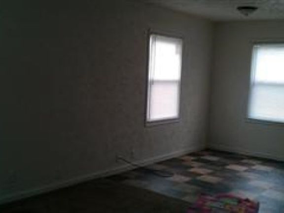 3rd image of 127-129 Laporte Ave
