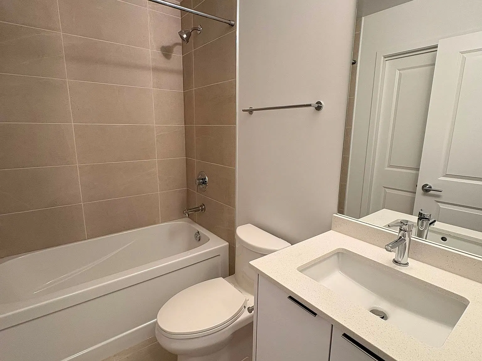 2 bed, $2,450 — Photo 4