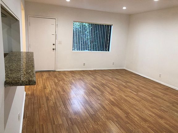 2nd image of 1902 Overland Ave