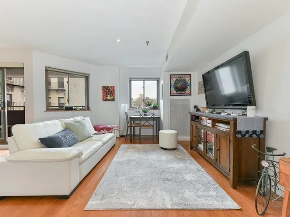 147 Kelton St APT 504, Allston, MA 02134