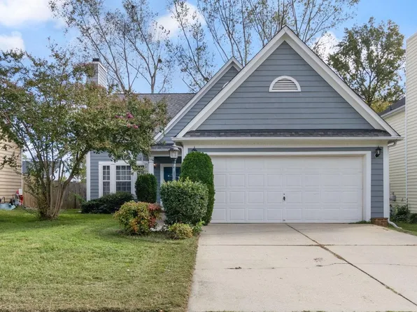 321 Stone Hedge Ct, Holly Springs, NC 27540