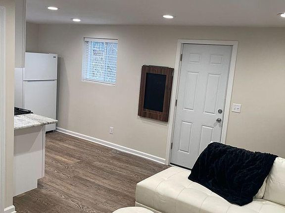 2nd image of 1224 Reese Ave #1224
