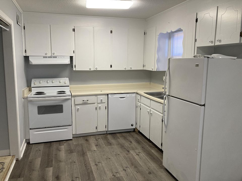 1st image of 606 Calhoun Ave #11