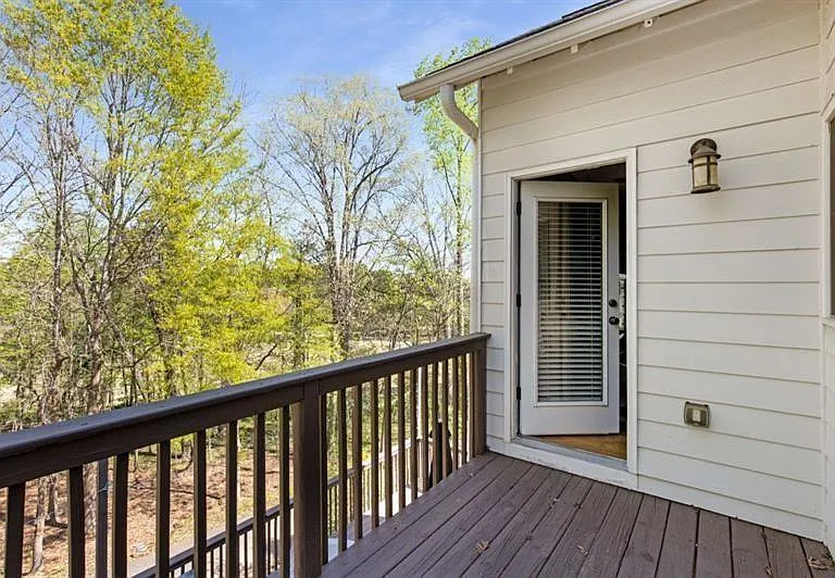 1390 Marion Walk SE — Photo 33