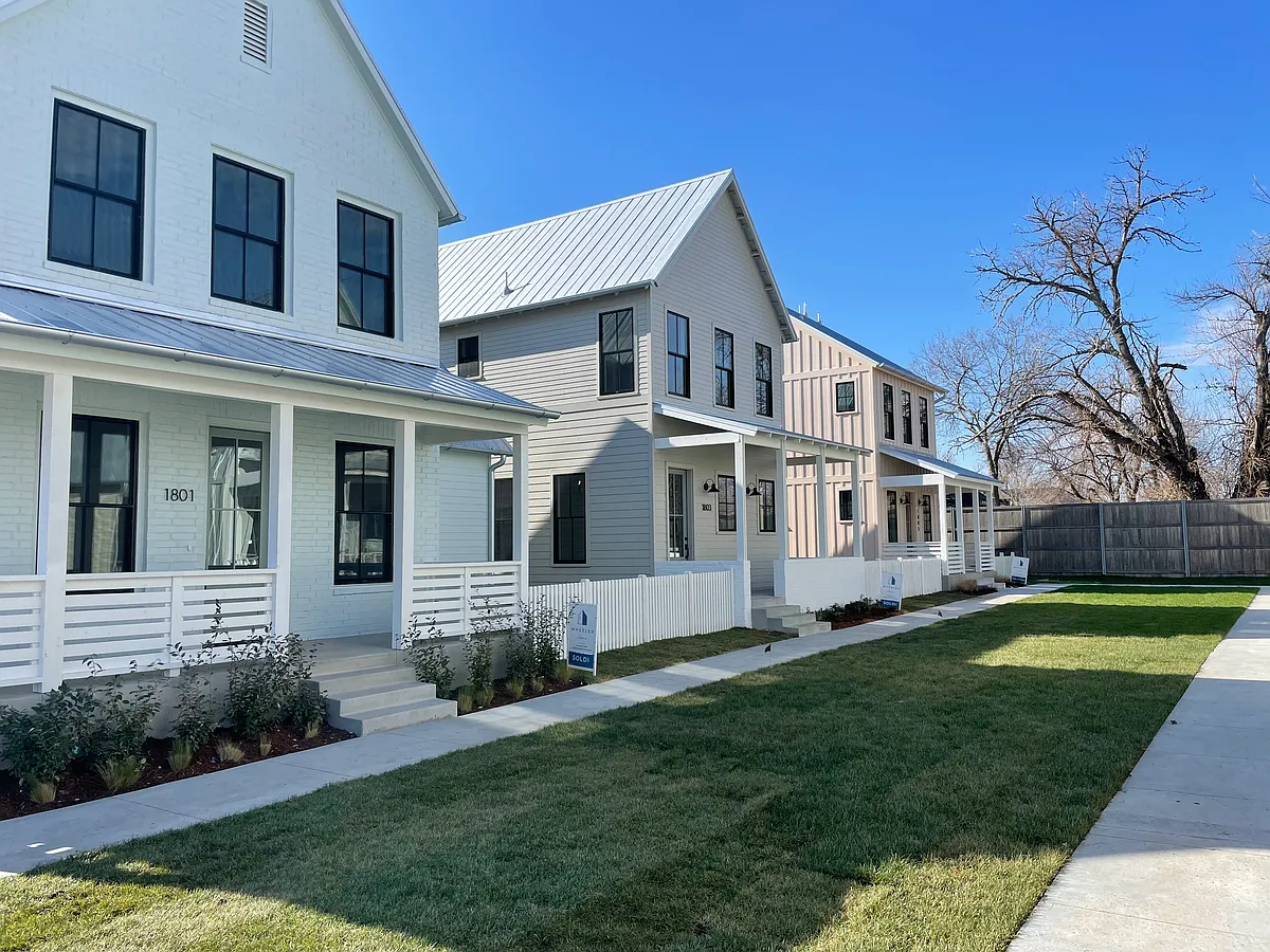 Building Photo - 1803 Oso Ave