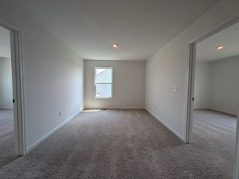 8161 Sycamore Hollow Dr — Photo 22