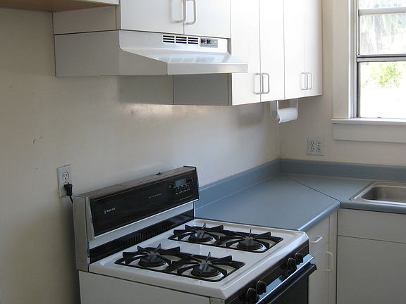 5th image of 513 N Norton Ave