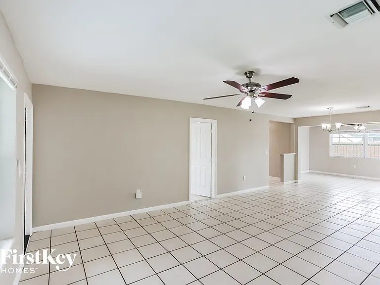 7231 McArthur Pkwy — Photo 4